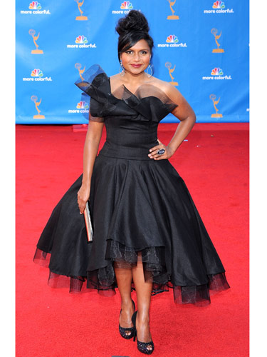Illustration for article titled Mindy Kaling Really Likes Putting One Hand On Her Hip